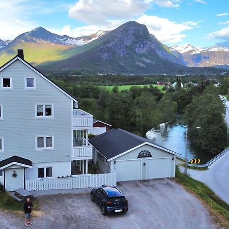 Apartment Dreamvalley Isfjorden Εξωτερικό φωτογραφία