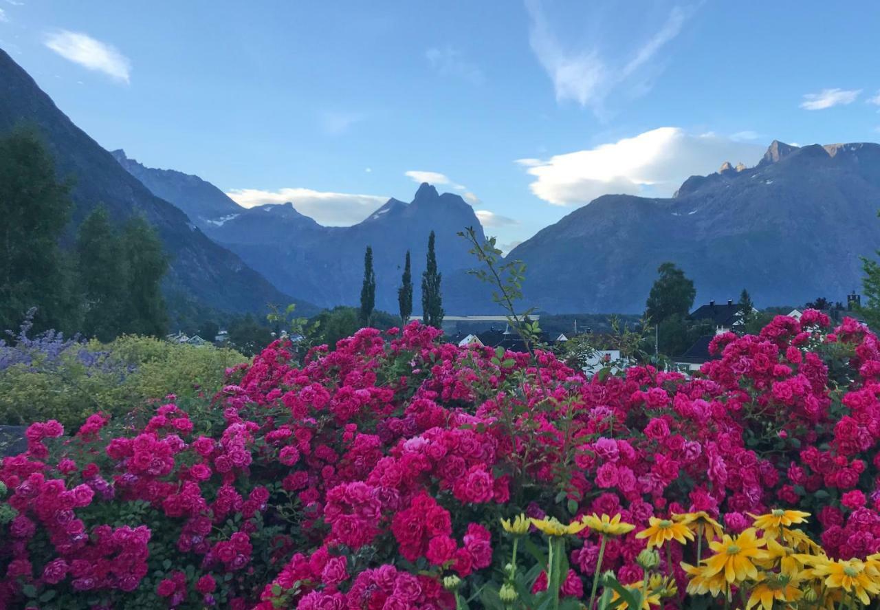 Apartment Dreamvalley Isfjorden Εξωτερικό φωτογραφία